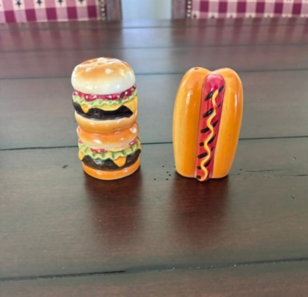 Vintage Hamburger & Hot Dog Ceramic Salt Pepper Shakers Cork‎ Stoppers